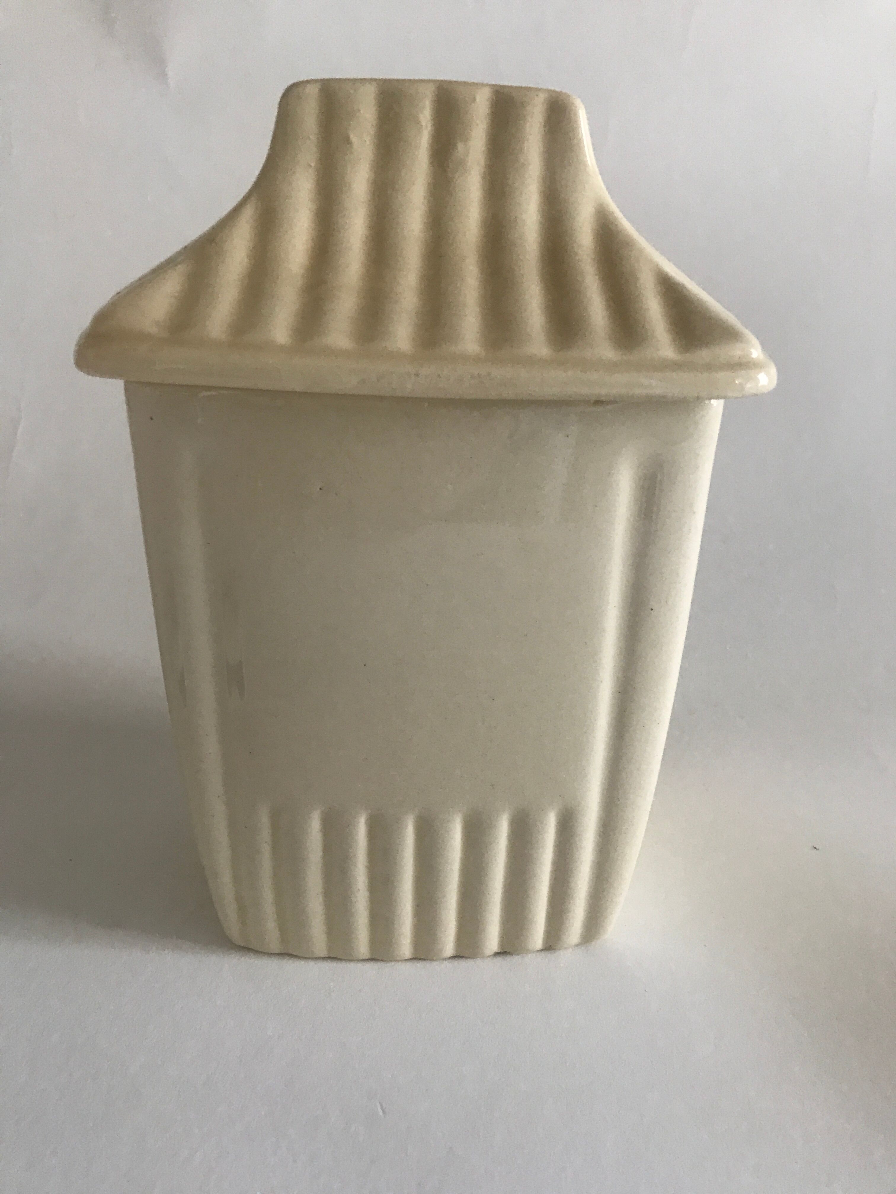 Spice pot with beige earthenware mill of the Orchie Wolves