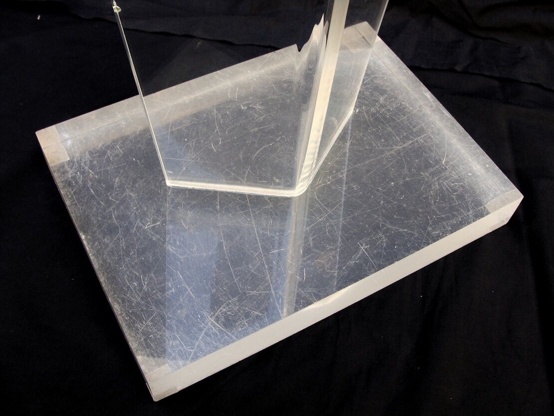 Vintage mannequin in Plexiglas