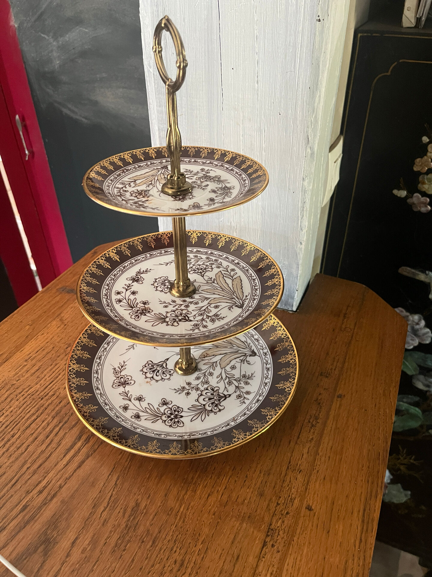 Présentoir à gâteaux en porcelaine