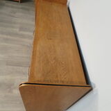 Vintage chest of drawers at bords