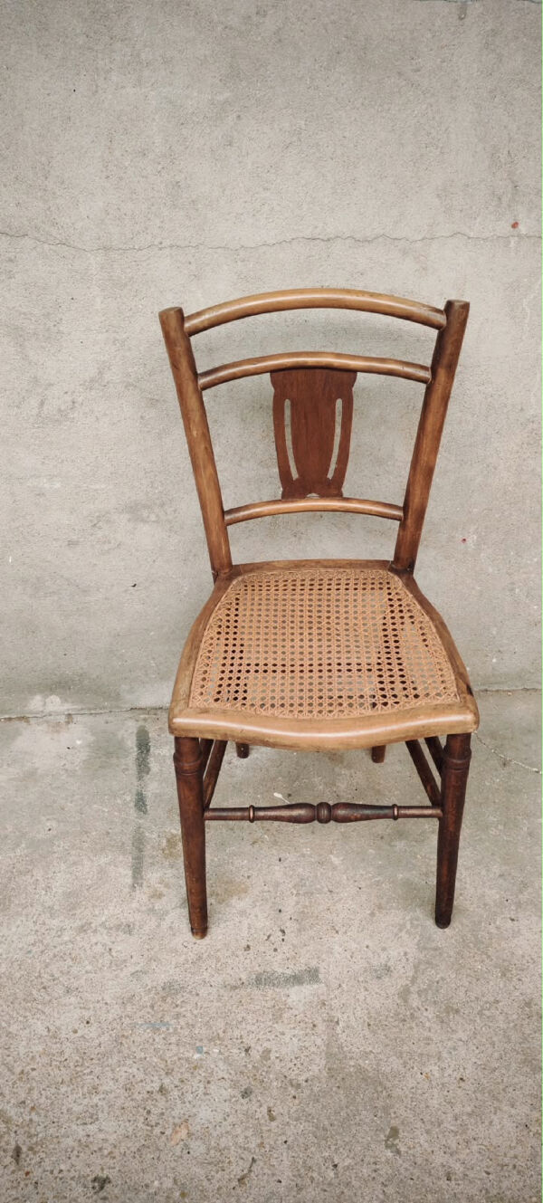 Chaise bistrot avec cannage