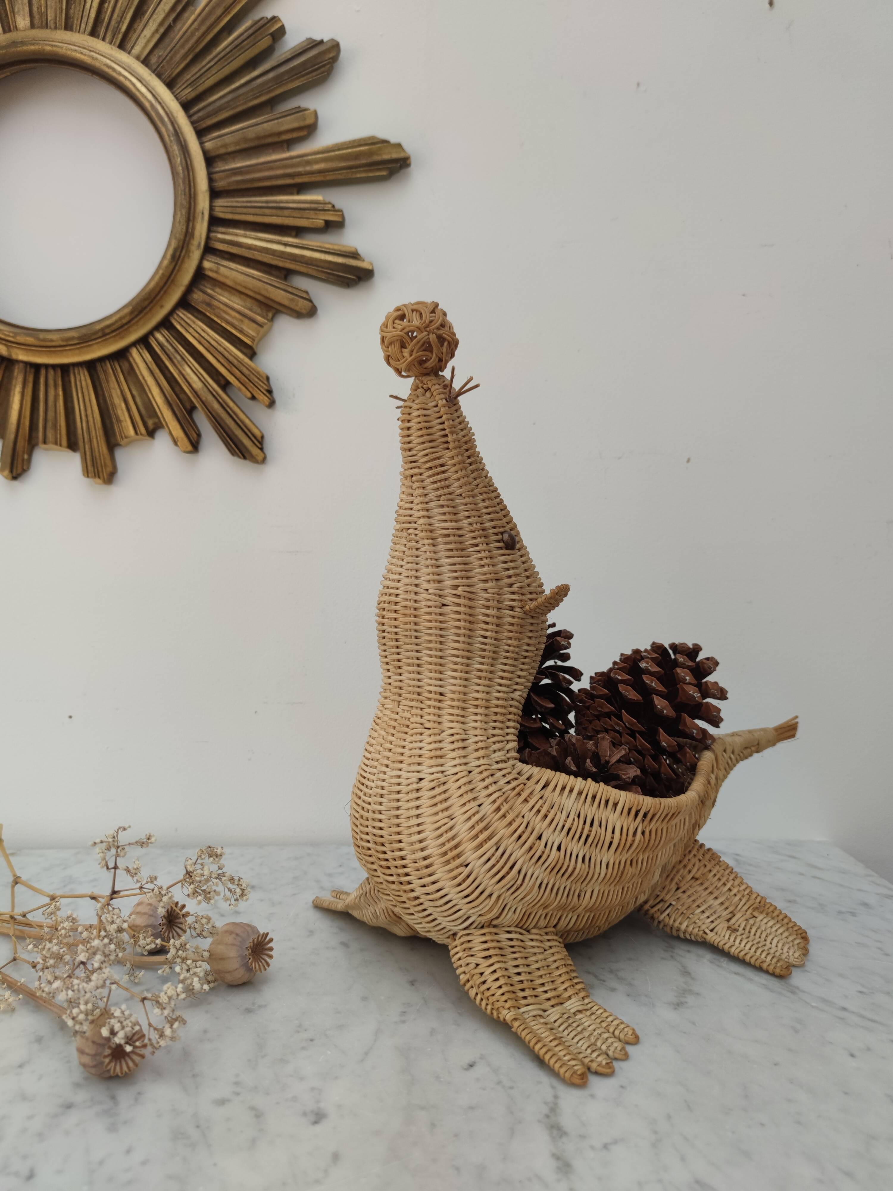 Rattan sea lion pan