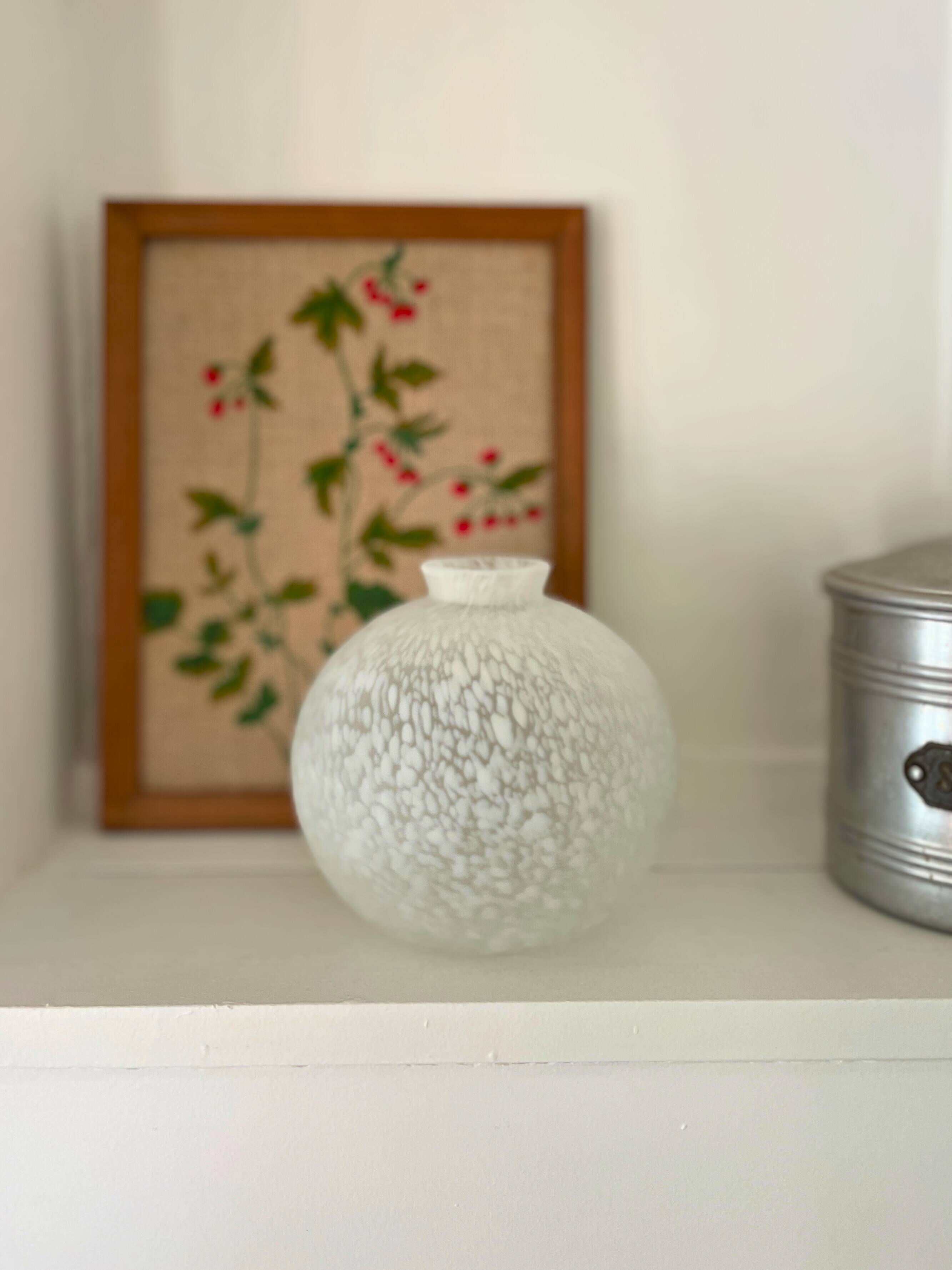 Speckled ball glass vase