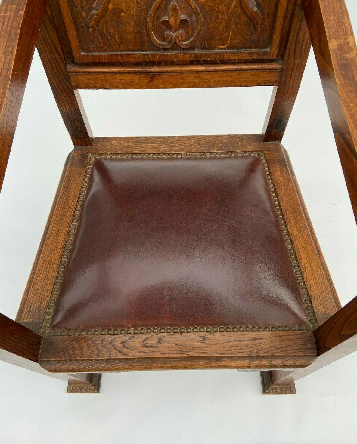 Pair of armchairs trone XIX eme neo gothic sculpts leather seat