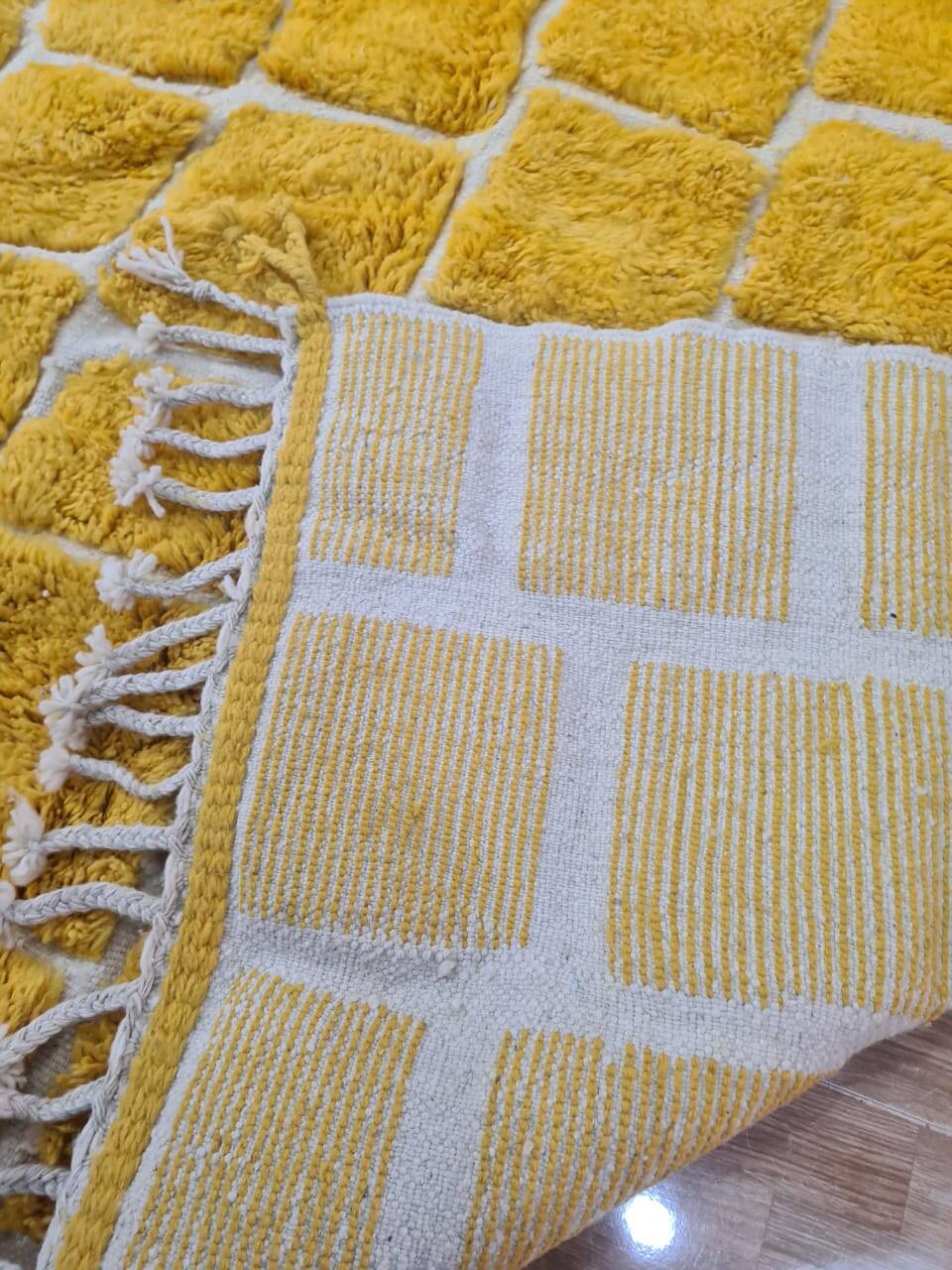 Handmade wool Berber rug 270x230cm