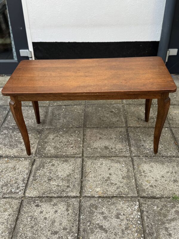 Table basse vintage en chêne avec pieds cabriolets