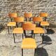 Chaises d'écolier vintage