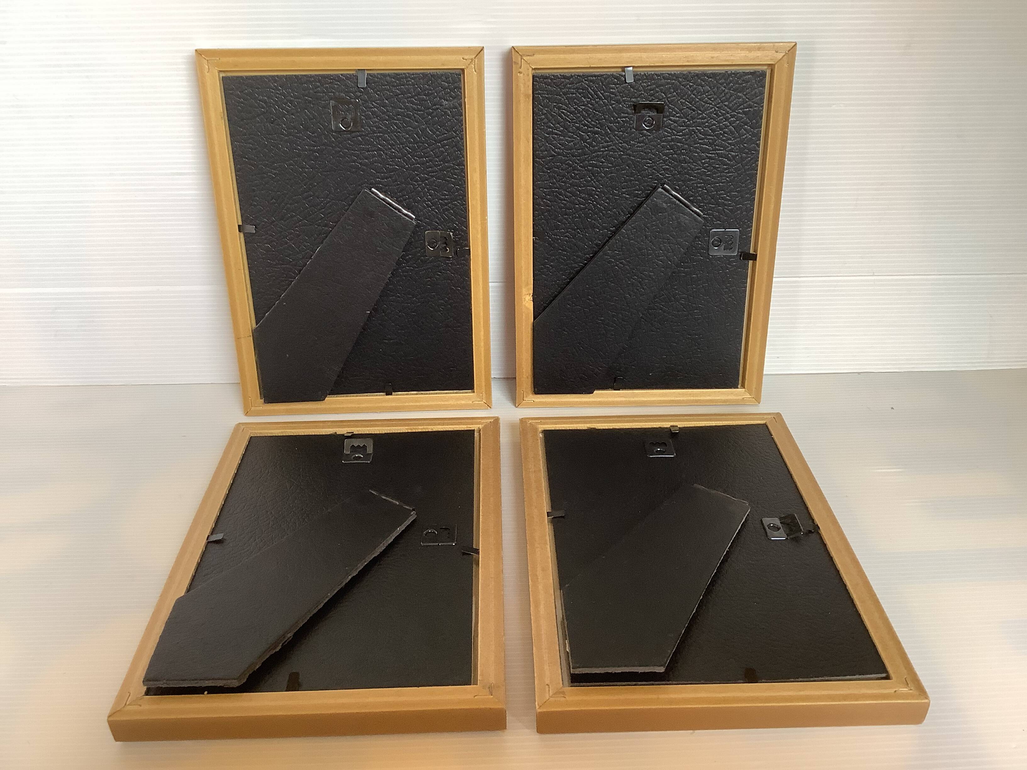 Four gilded wood frames to place or hang