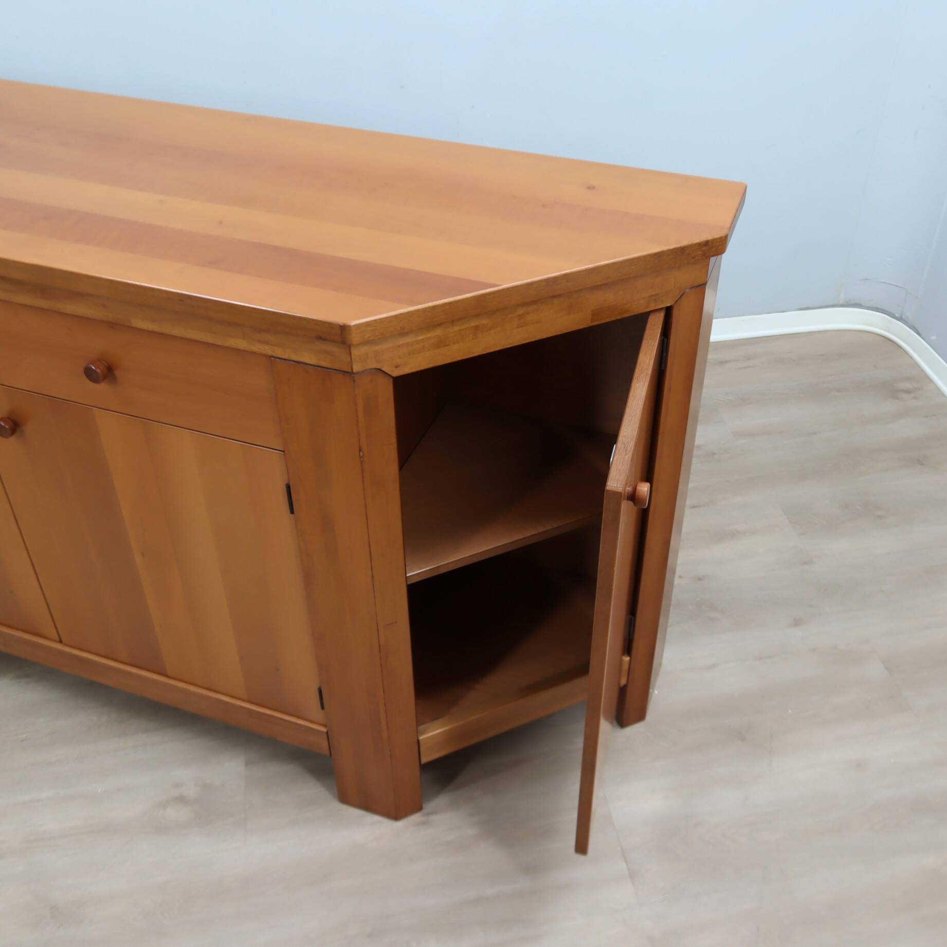 Vintage 1970s Italian solid maxxello walnut sideboard Scarpa, Michelucci st