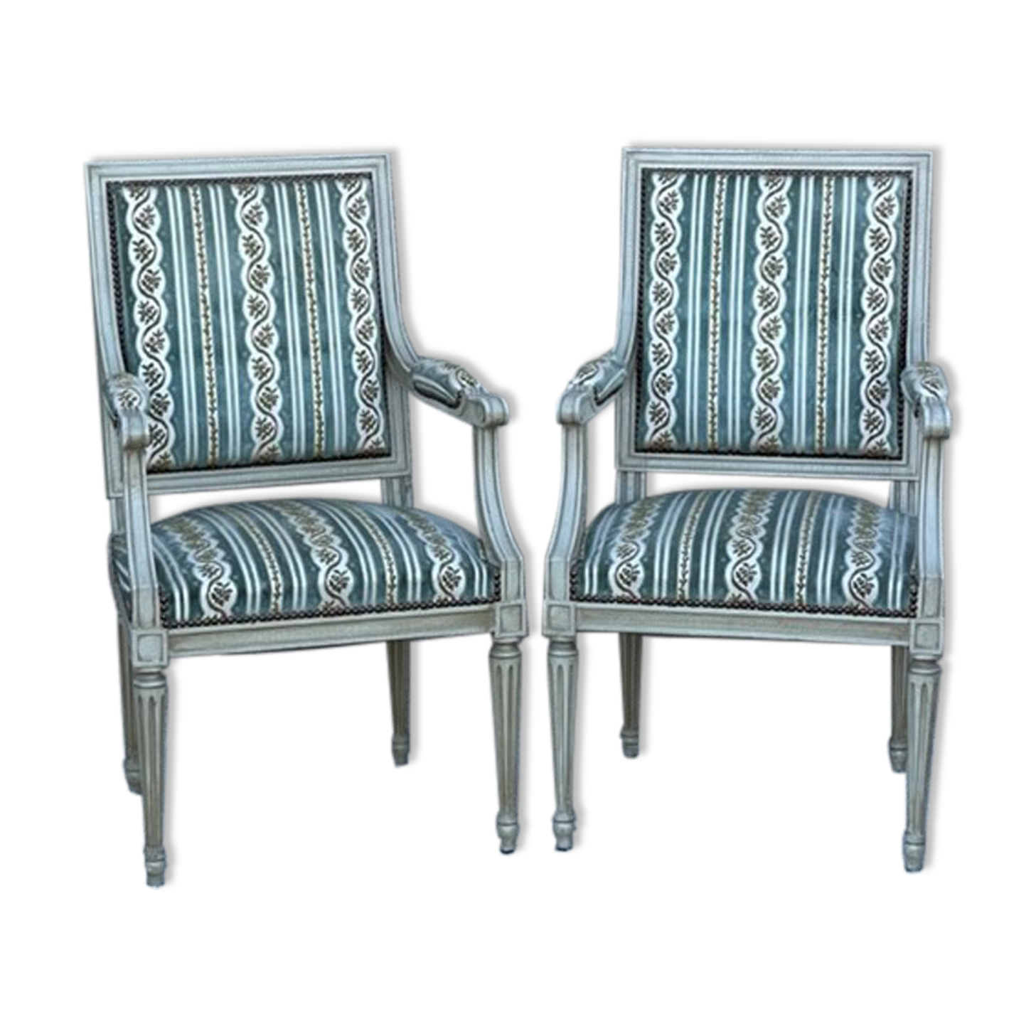 Paire de fauteuils cabriolet de style Louis XVI