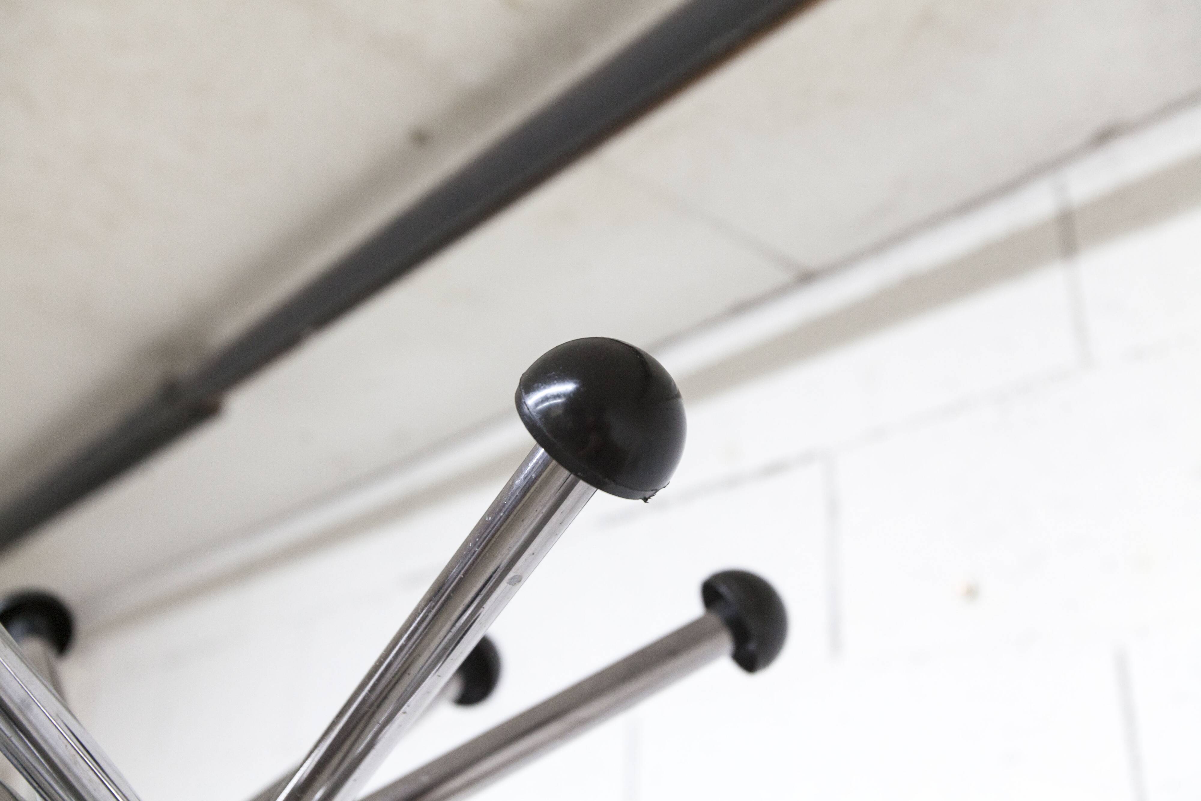 Portemanteau perroquet industriel 1970 porte parapluie et 12 patères 193cm