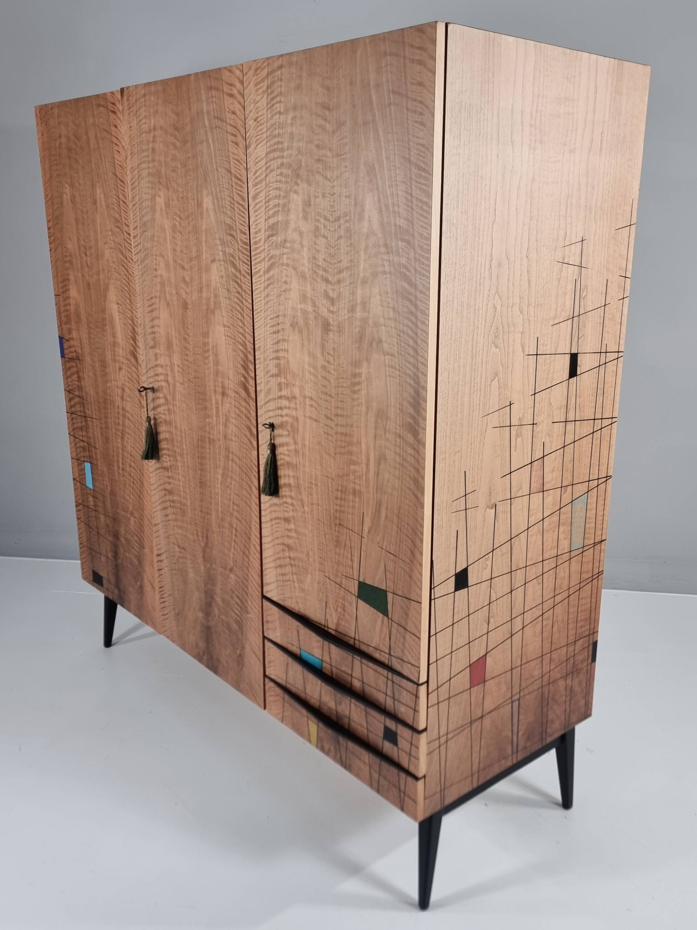 Armoire vintage en noyer, années 1970