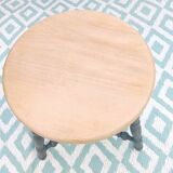 Tripod stool with spacer