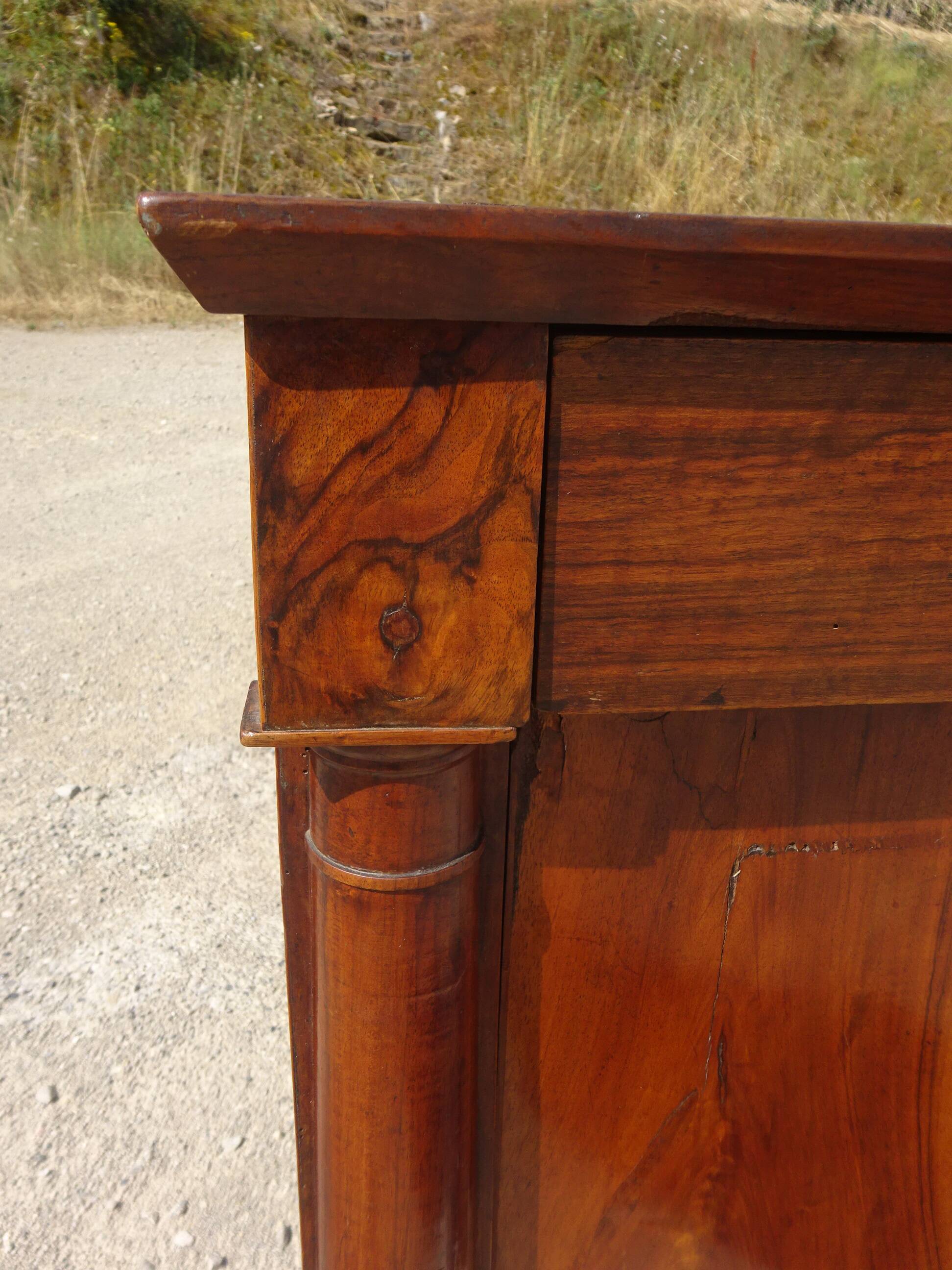 Antique buffet à colonnes semi détachées style Empire