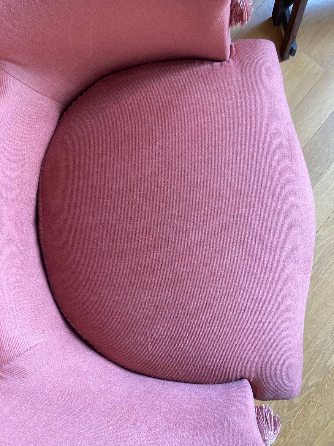 Pink velvet toad armchair