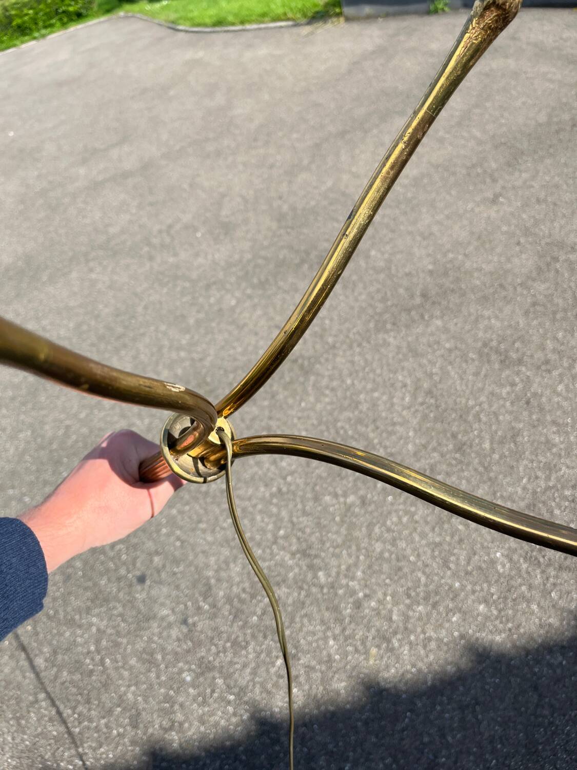 Vintage pied de lampe tripode laiton 1950 sabot de biche lampadaire
