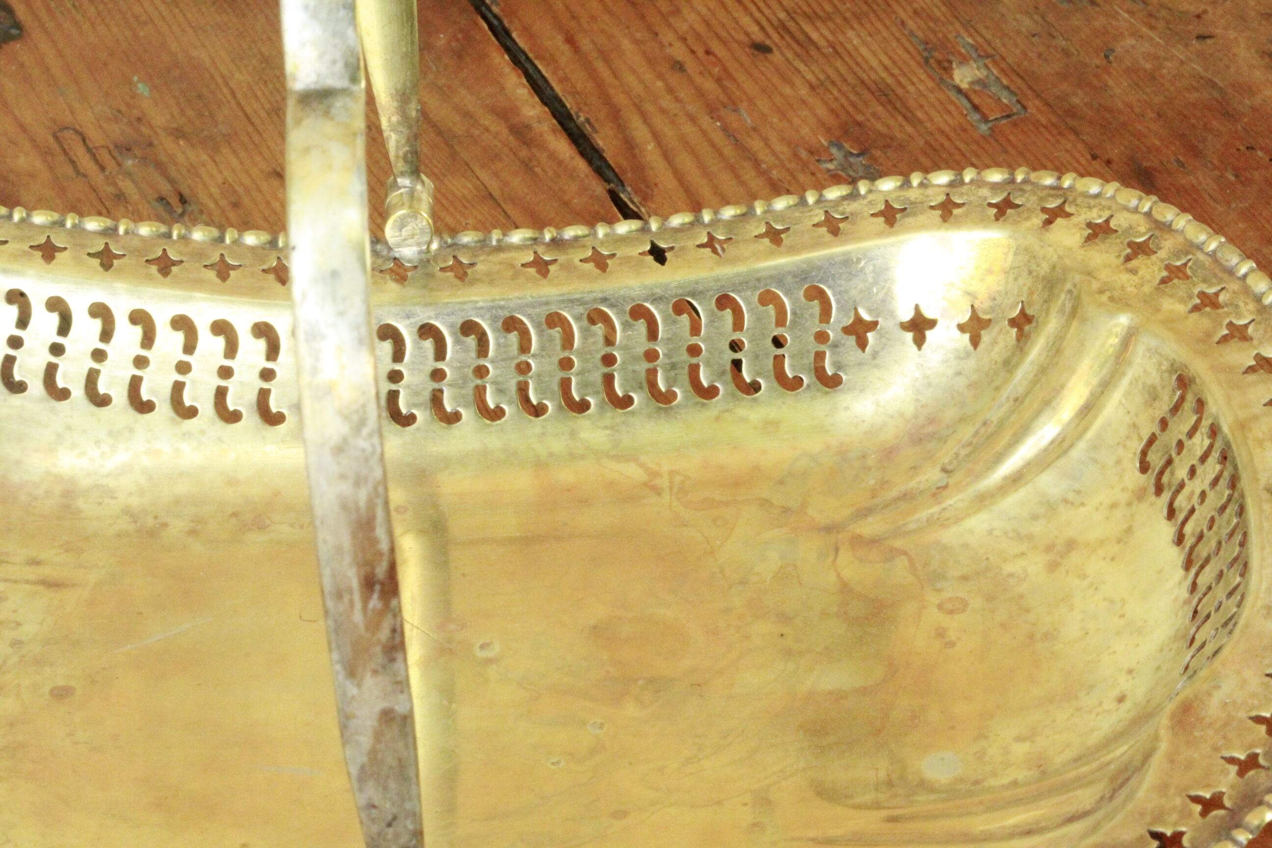 Ancienne corbeille en metal