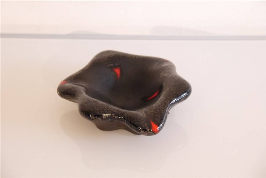 Empty ceramic pocket 1960