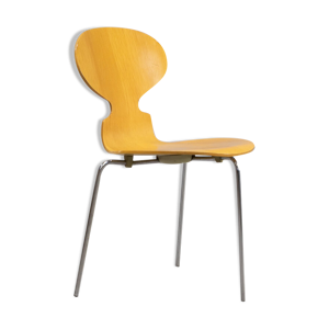 Chaise en contreplaqué