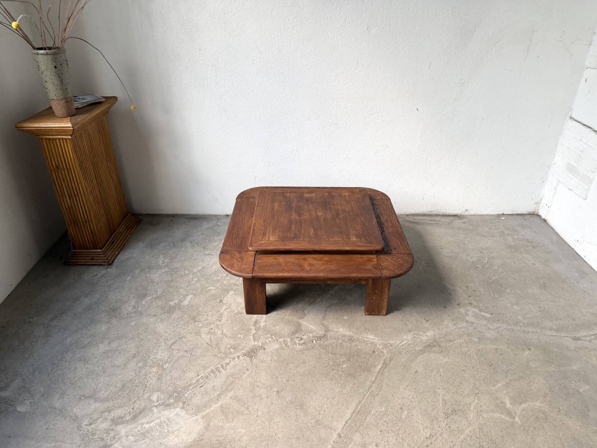 Oak coffee table with a double top