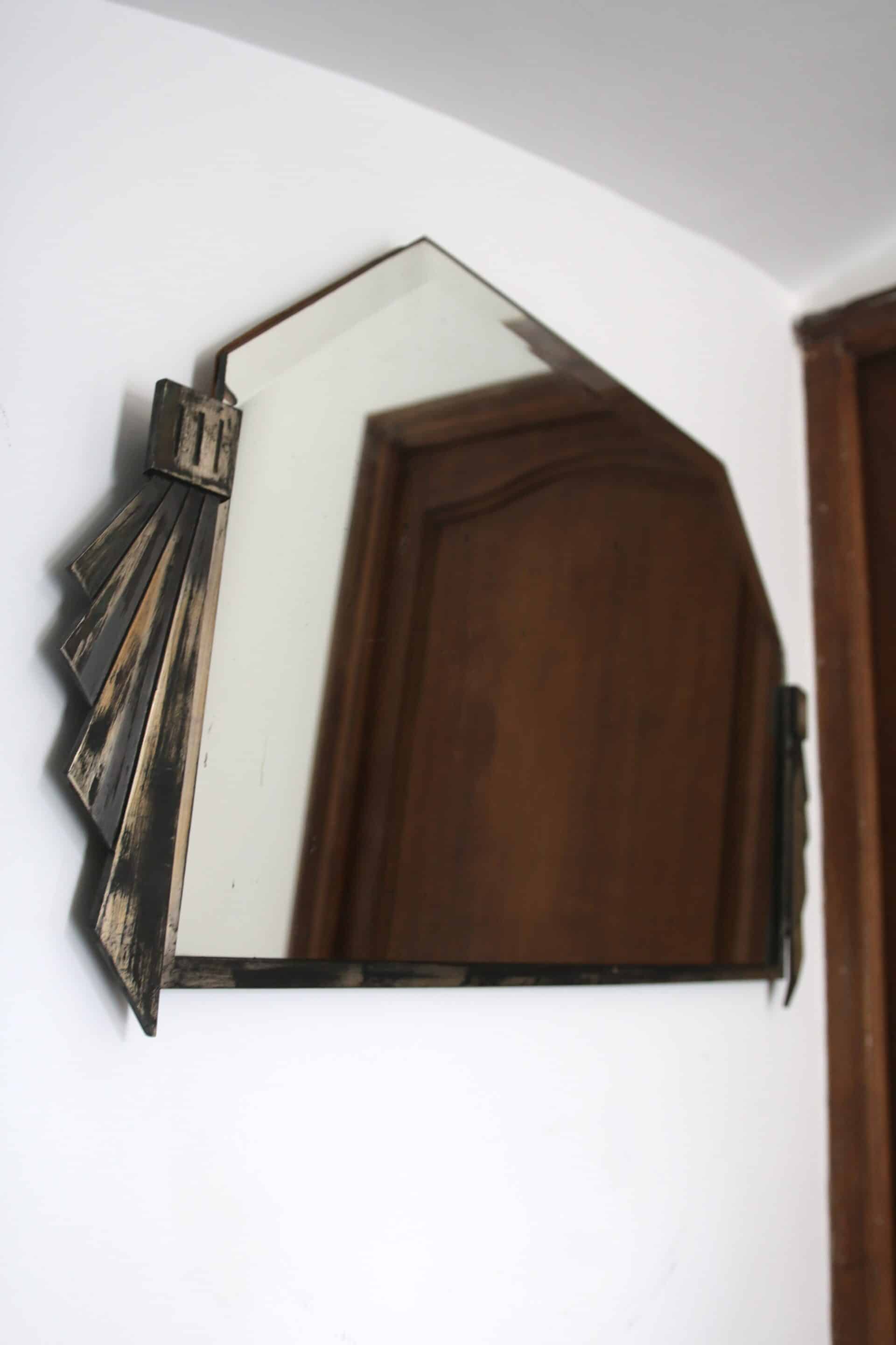Bevelled mirror from the Art Deco period and style, 1930-40.