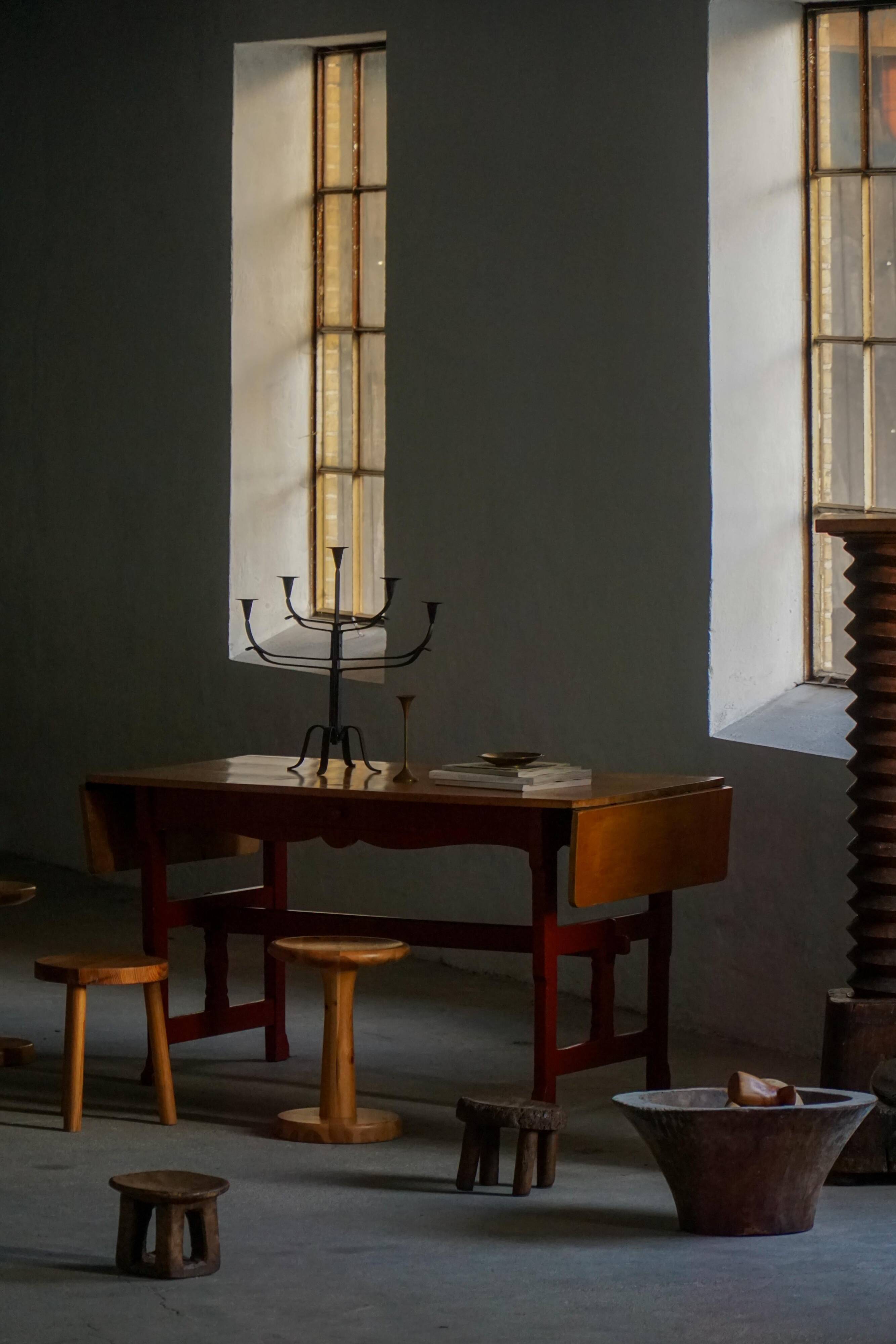 Scandinavian extendable table for writing or dining with a drawer, early 20th century.