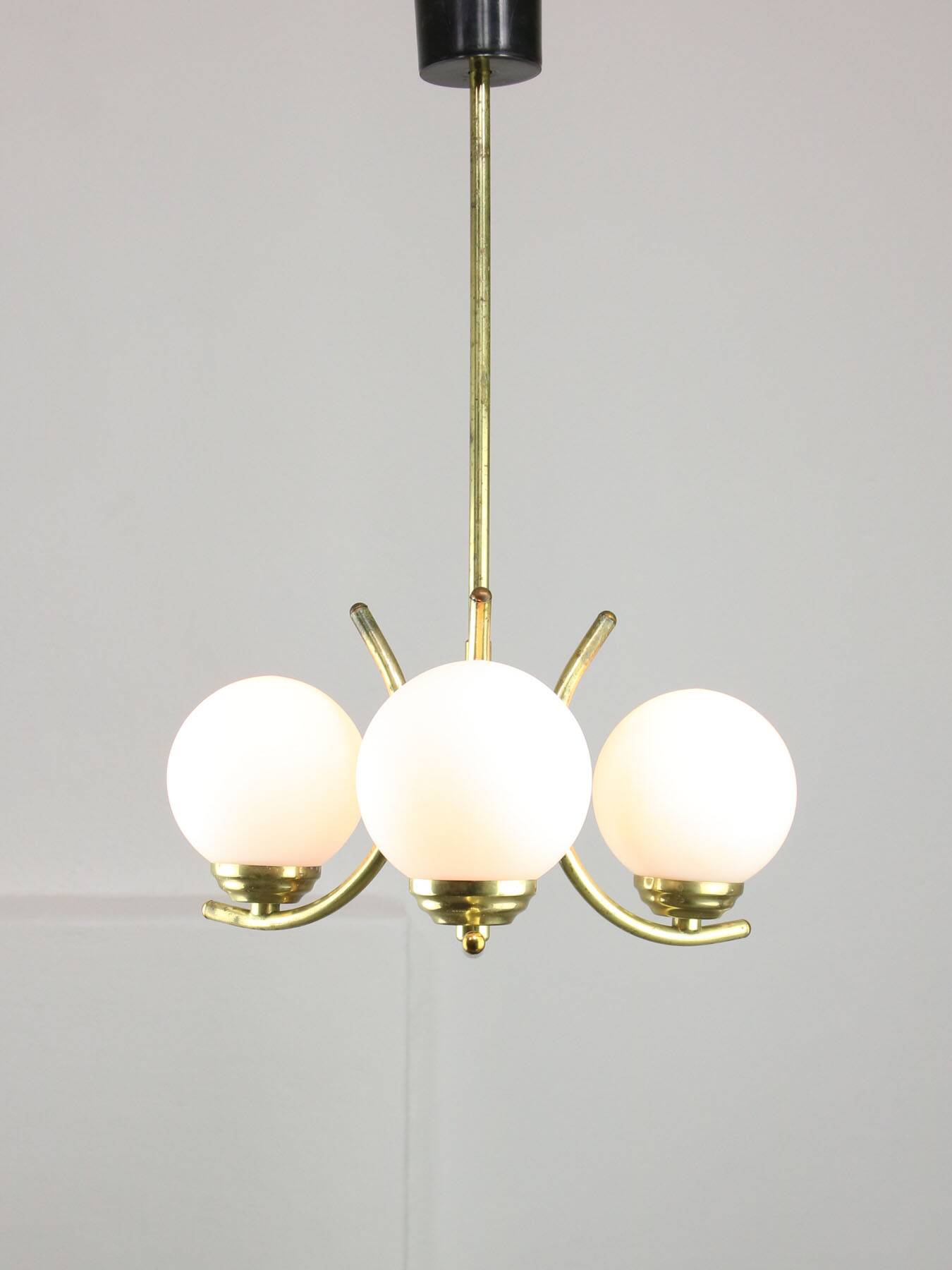Mid-Century Italian Brass and Opaline Chandelier