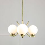 Lustre italien du milieu du siècle en laiton et opaline