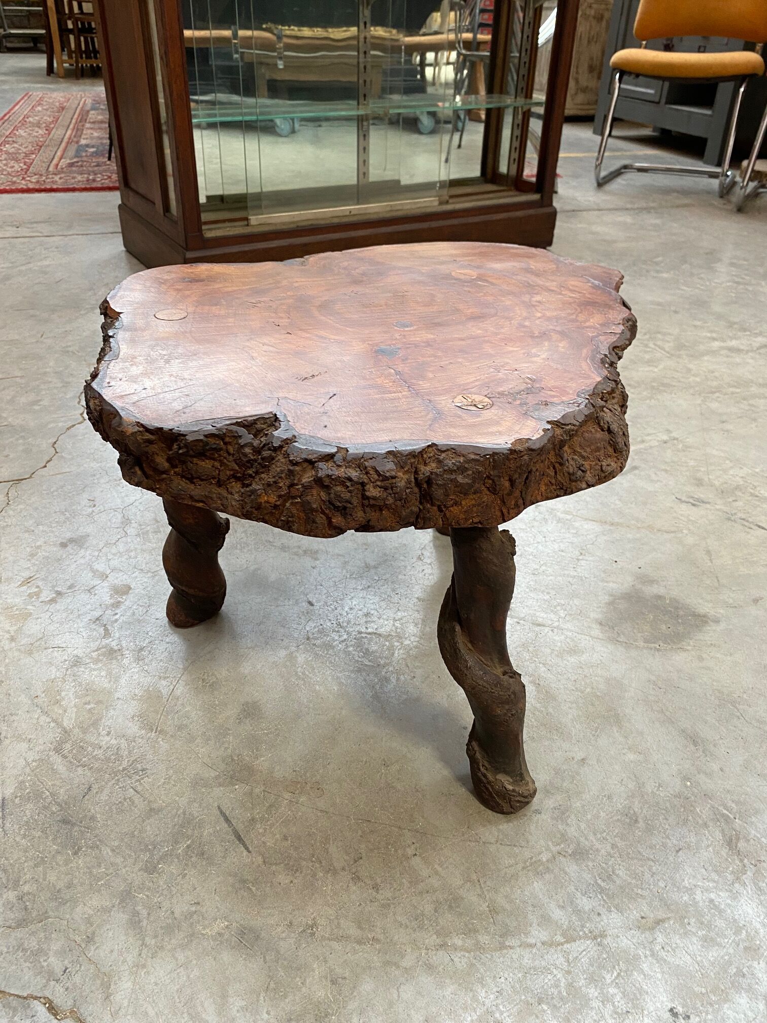 Set de 3 tables basses brutalistes
