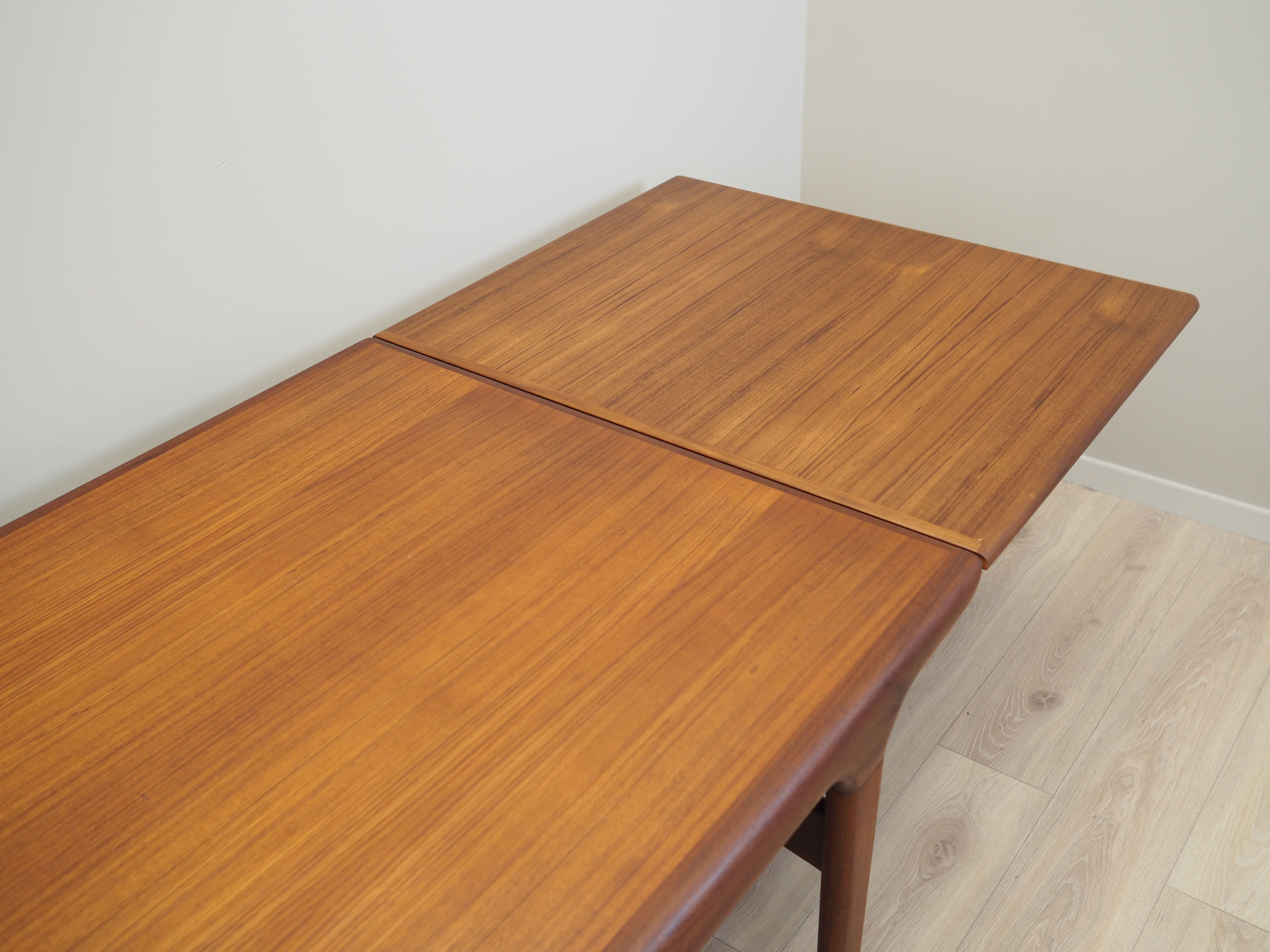 Teak table, Danish design, 1960s, designer: Johannes Andersen, manufacturer: Uldum Møbelfabrik