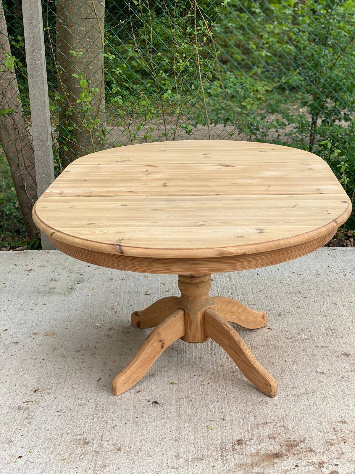 Extendable oval round table with central leg, renovated in raw solid wood, 105cm