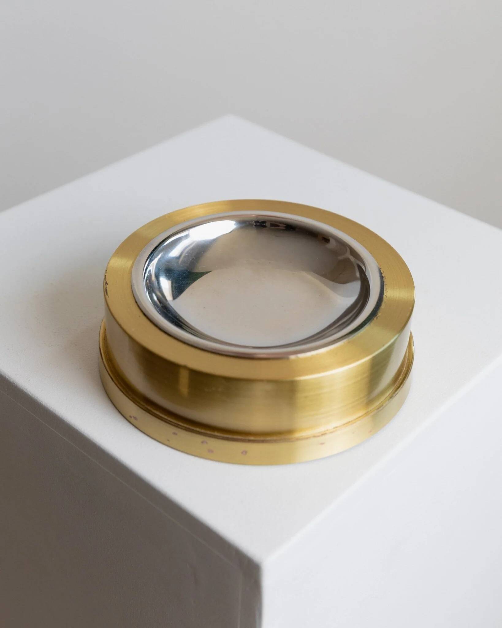 Cendrier vintage en métal bicolore or et argent – design italien, style Hollywood Regency des années 1970