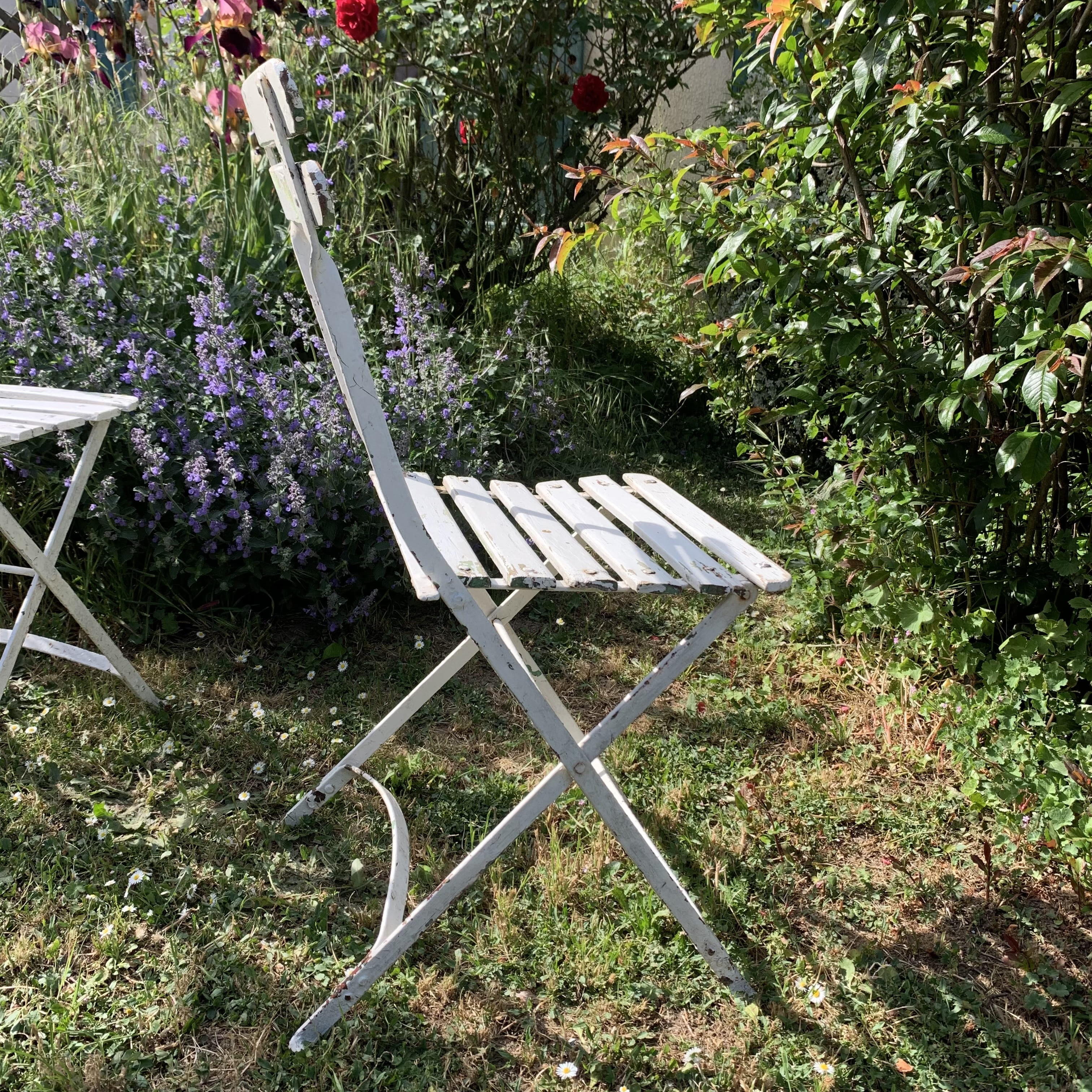 Paire d'anciennes chaises de jardin