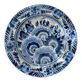 Delftware plate – Hand-painted floral decoration