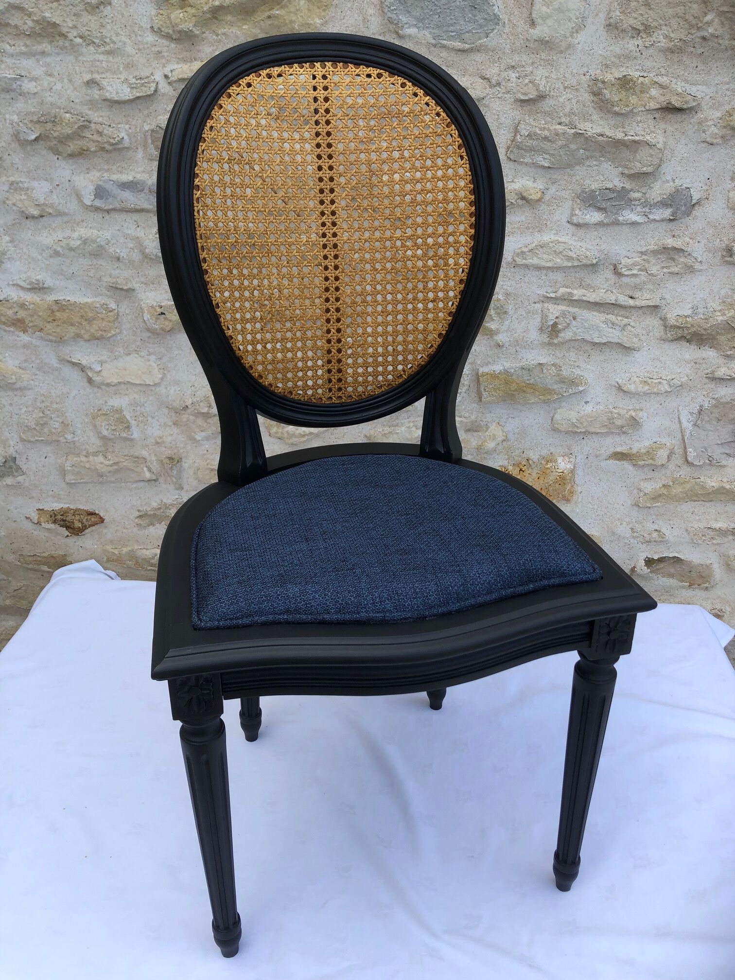 Chair wood medallion canned back