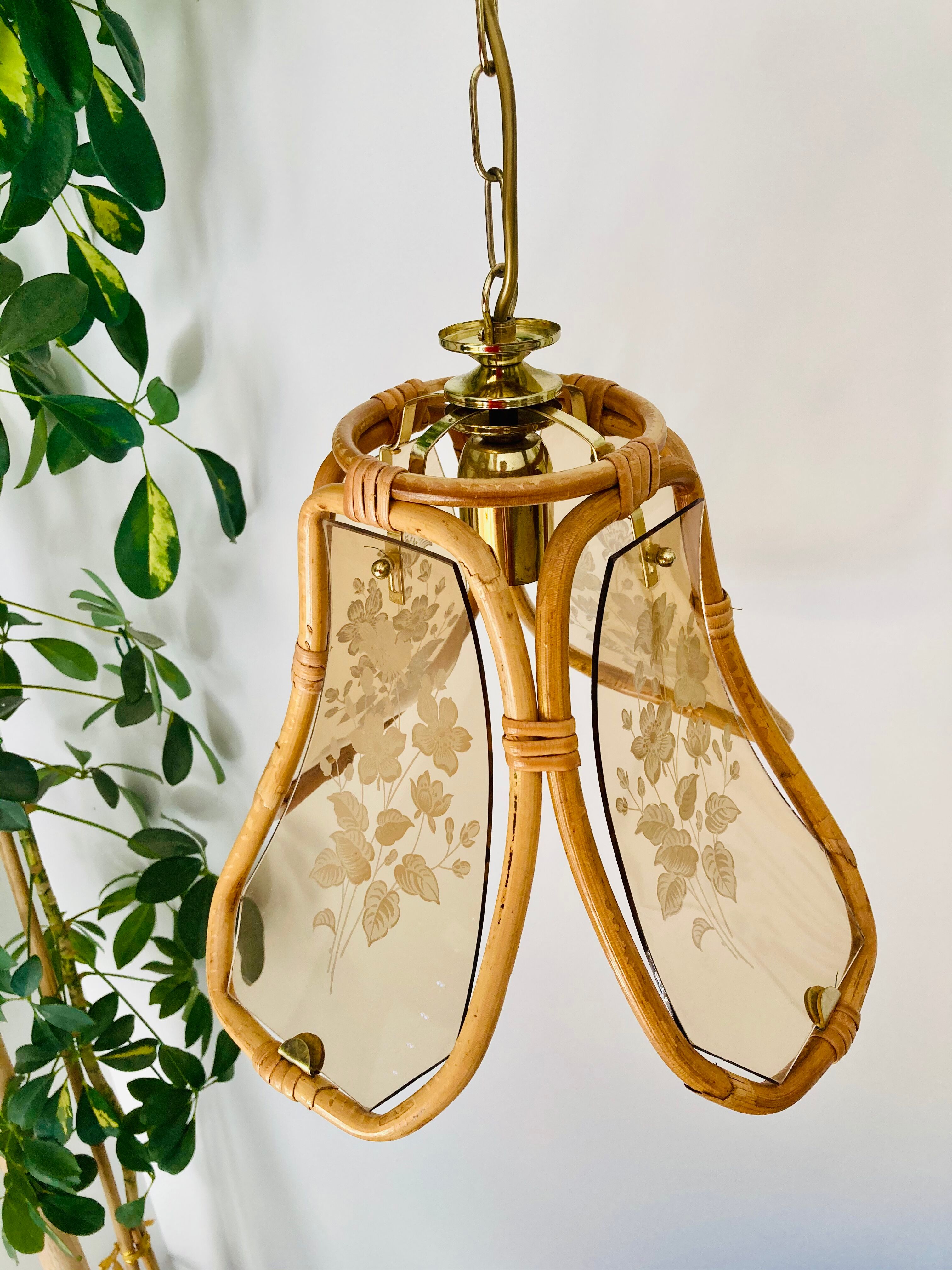 Rattan chandelier suspension and glass 60s