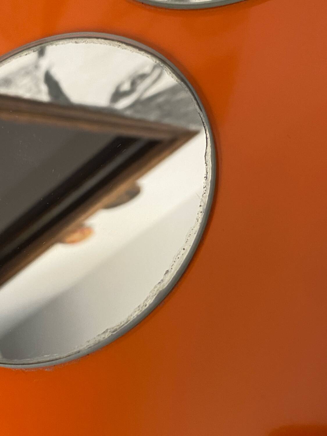 Miroir de type Space Age