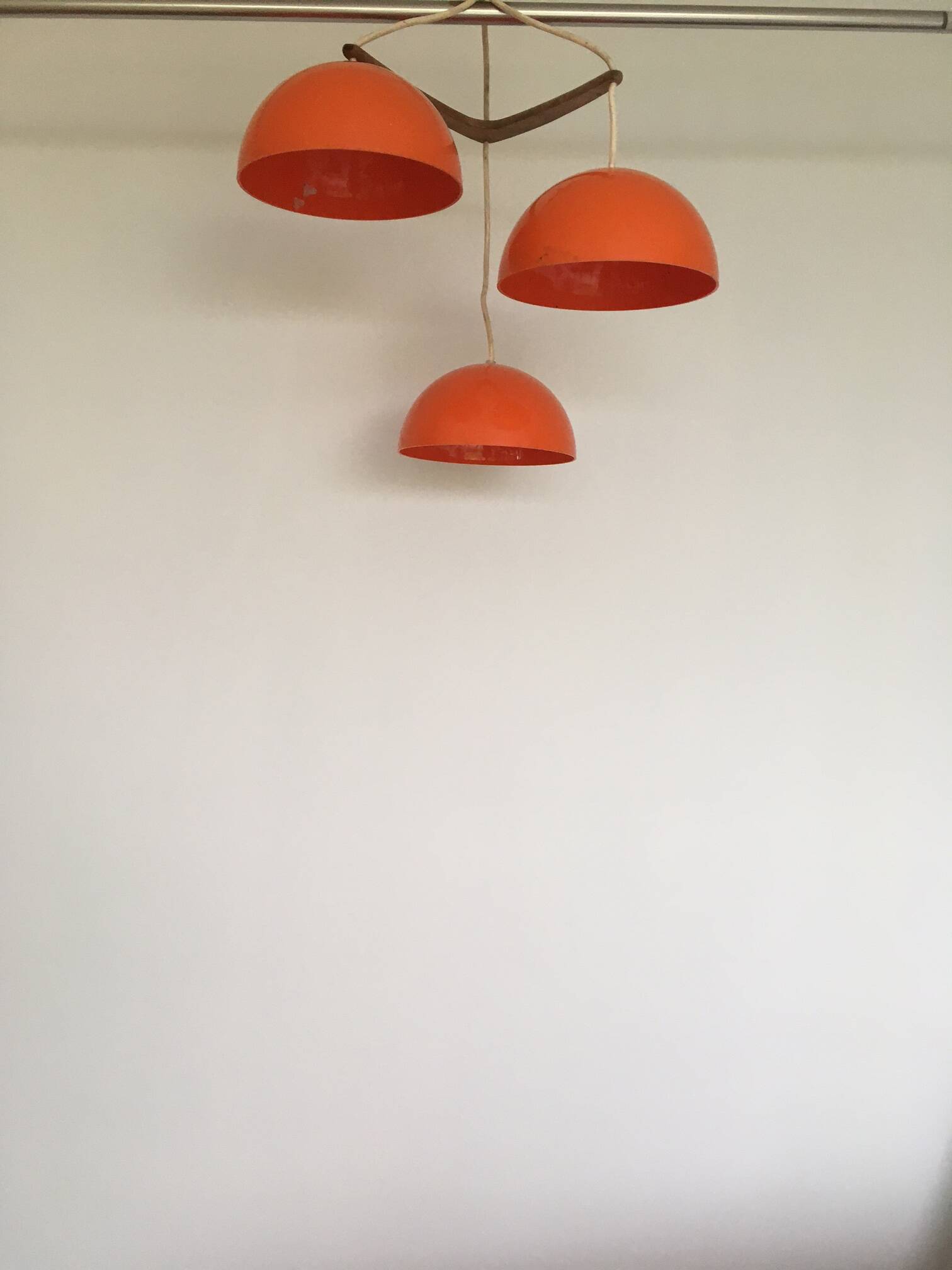 Lustre suspension orange années 70