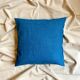 Coussin en coton bleu 40 cm