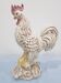 Une figurine colorée d'un coq, fabriquée en Italie.