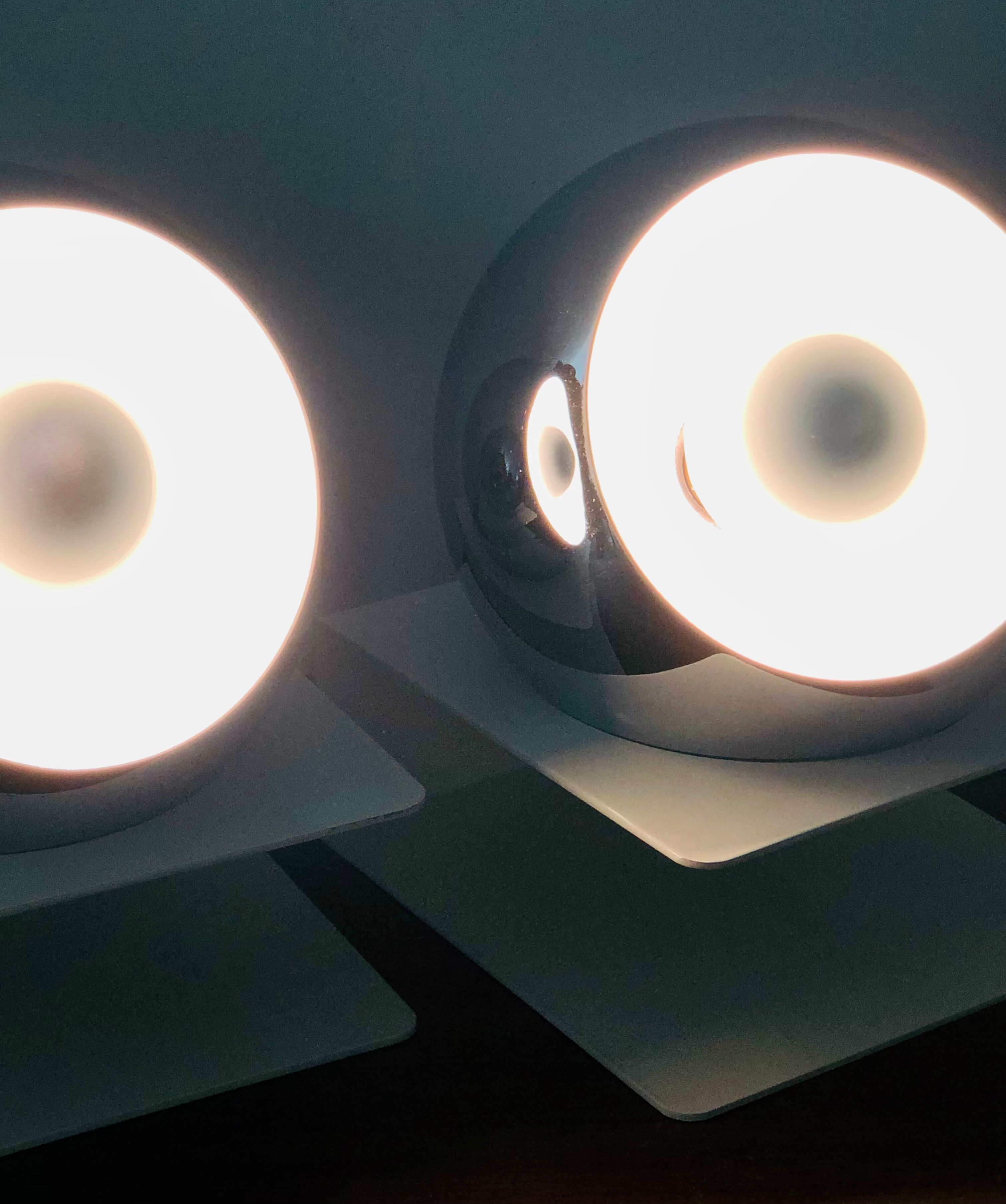 Eyeball table lamp, Italy 1970s