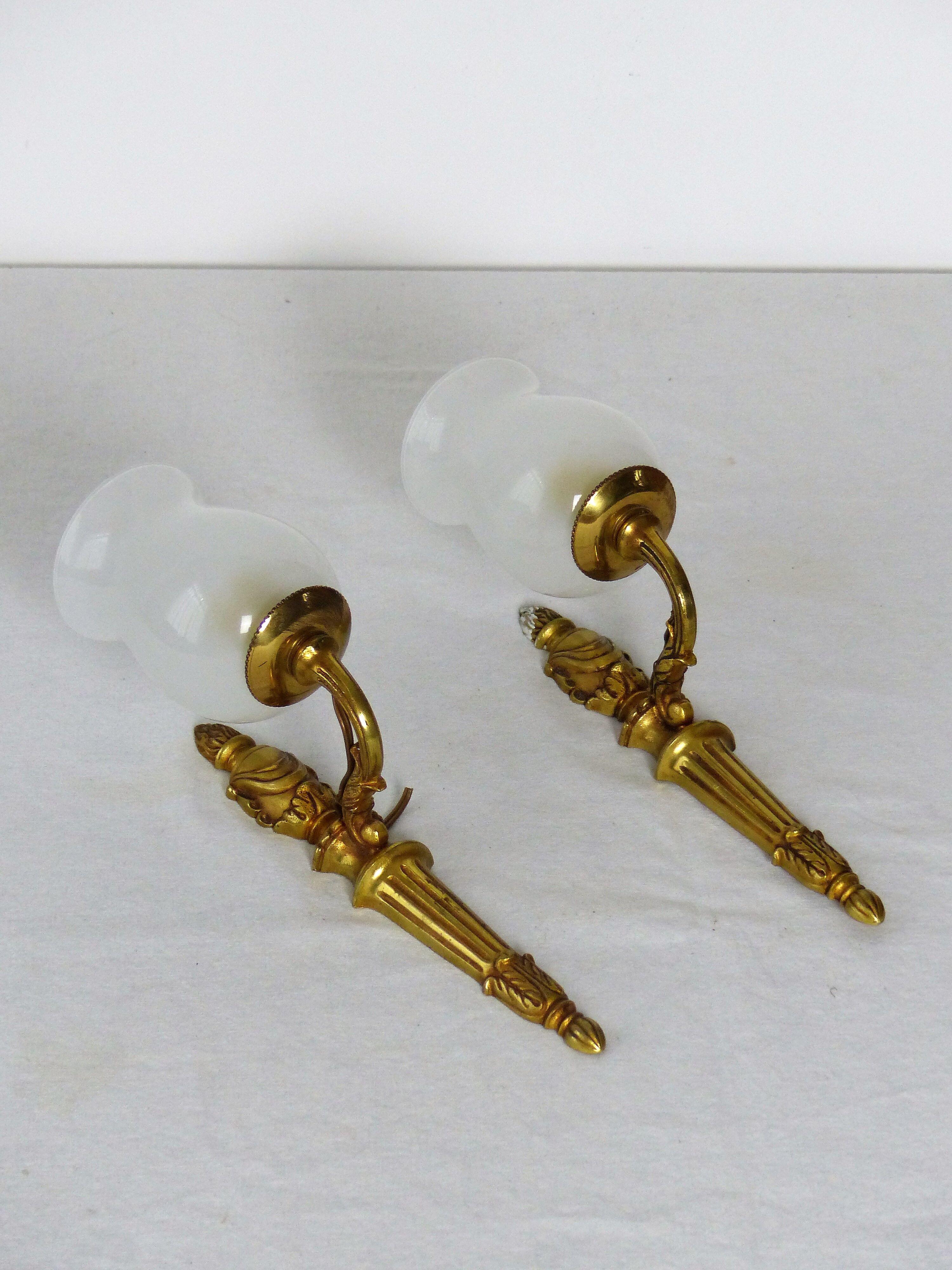 2 classic wall light