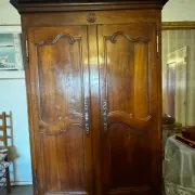 Beautiful antique solid wood wardrobe. Collection on site or delivery.