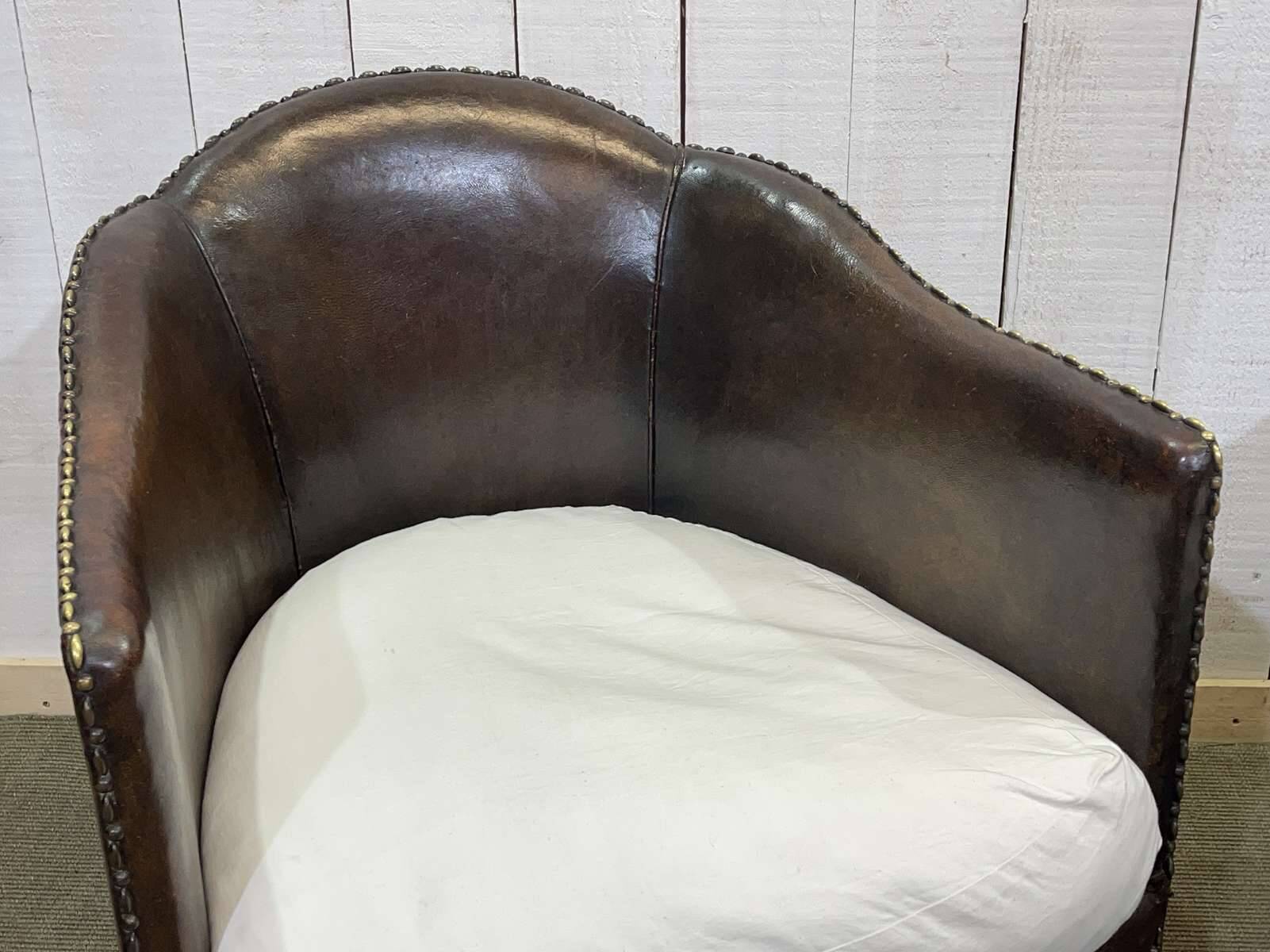 Art Deco period club lounge in leather and fabric seating