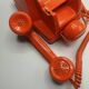 Téléphone bakélite vintage orange