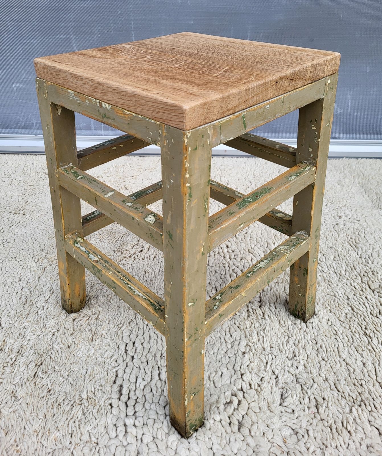 "Mon p'tit kaki" • Tabouret brutaliste 1930