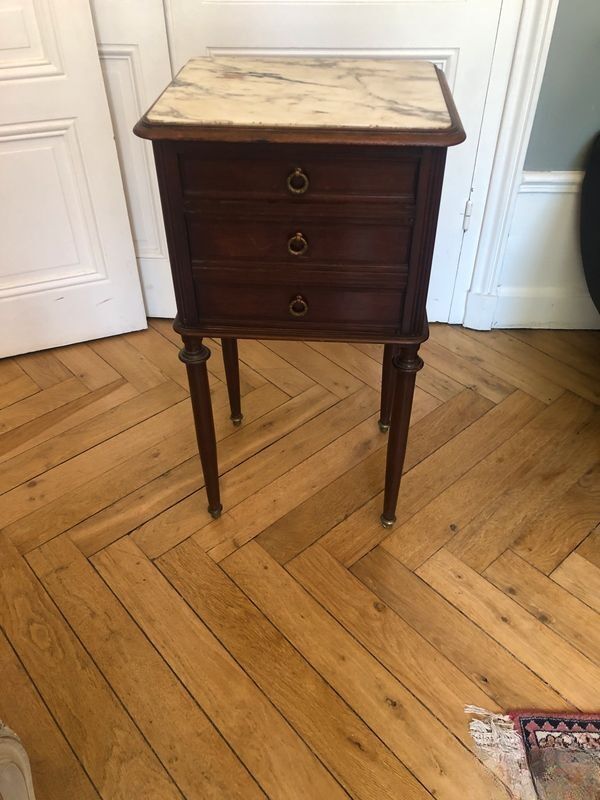Table de chevet