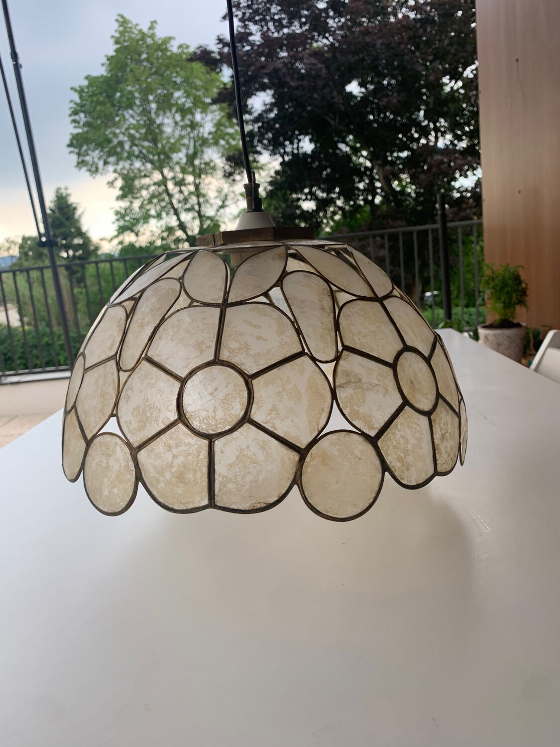 Lustre en nacre et laiton