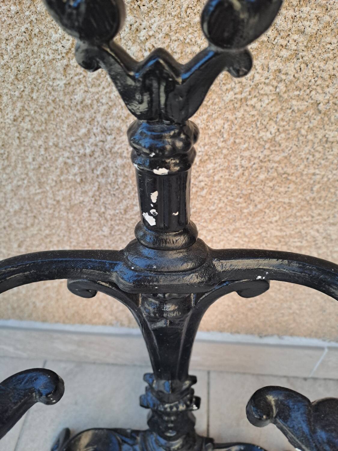 Cast iron umbrella stand