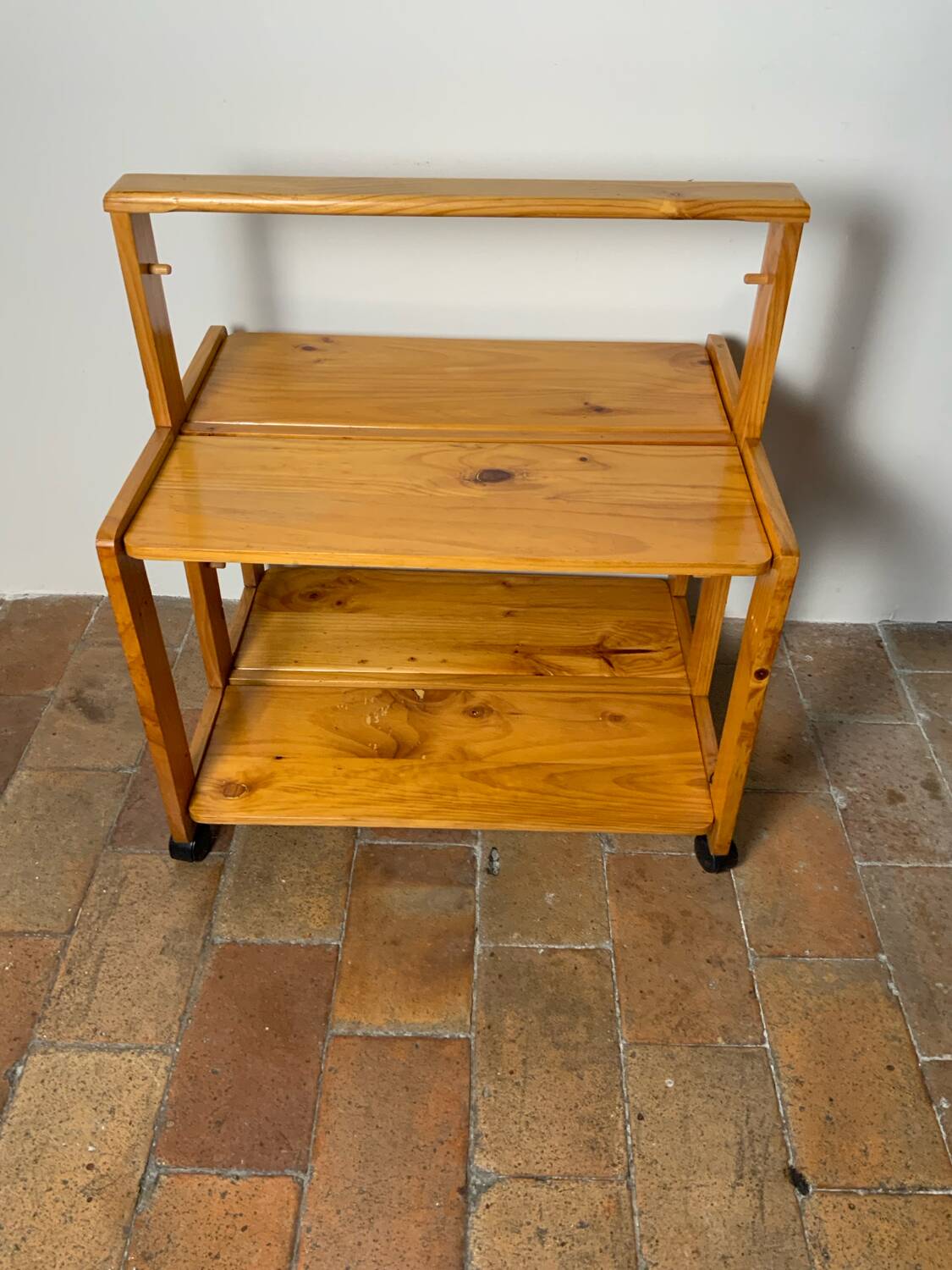 Vintage dessert table